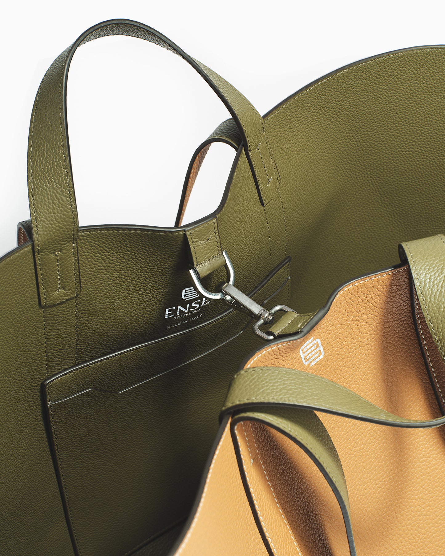 Large Sanda Tote Light Oak Moss Green