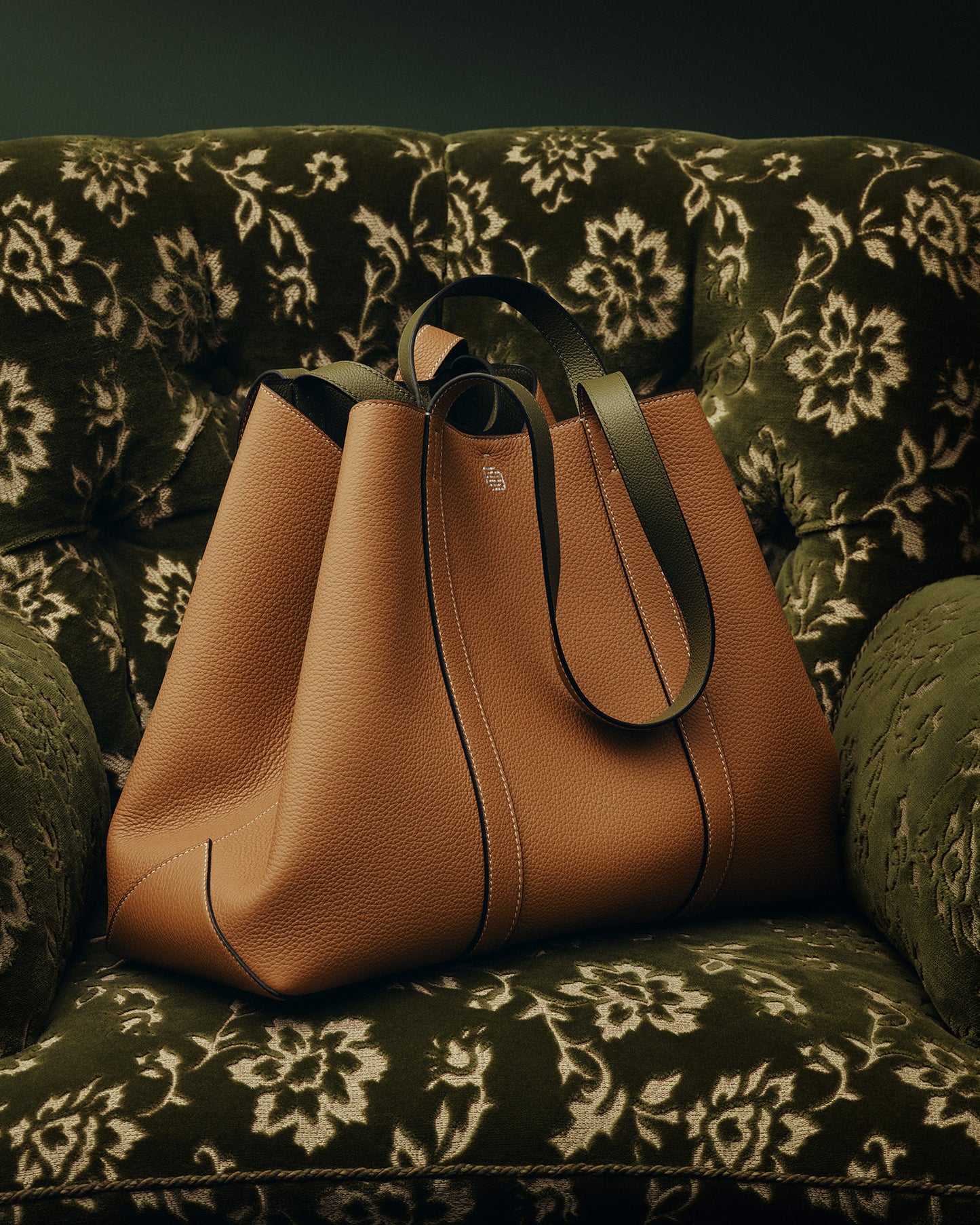 Large Sanda Tote Light Oak Moss Green