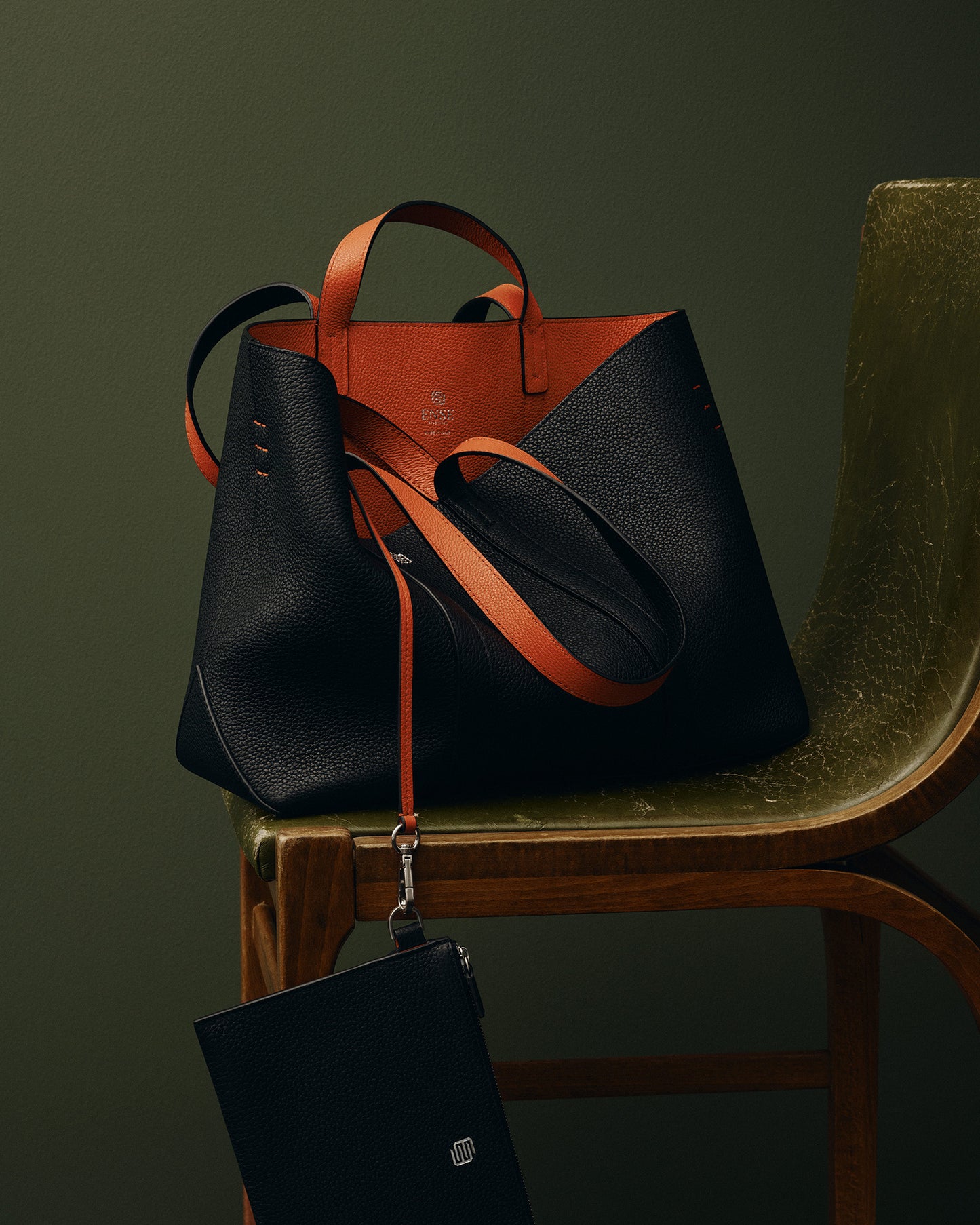 Medium Sanda Tote Black Cloudberry