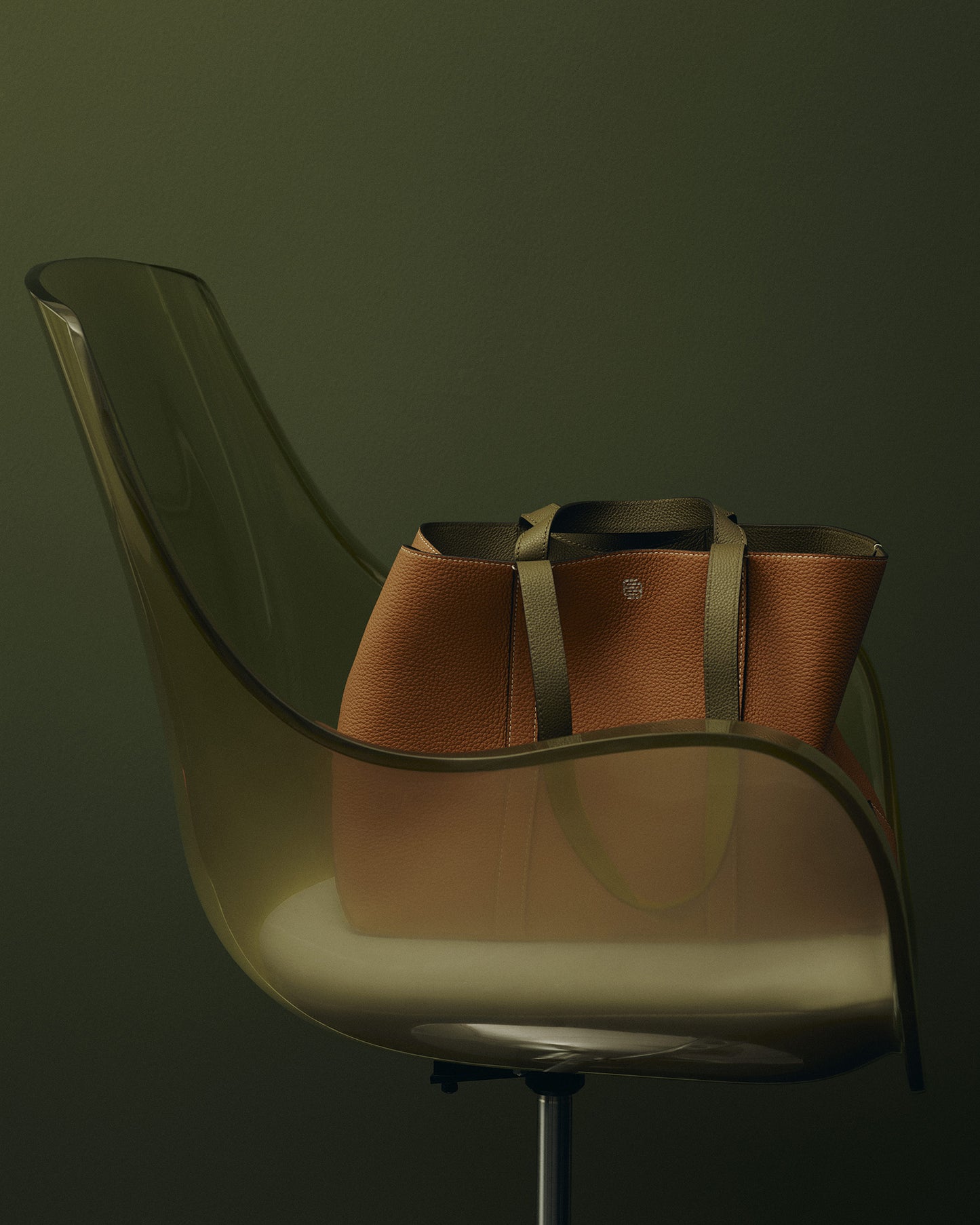 Medium Sanda Tote Light Oak Moss Green